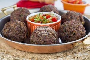 'O tradicional bolinho de carne do Caetano's Bar.